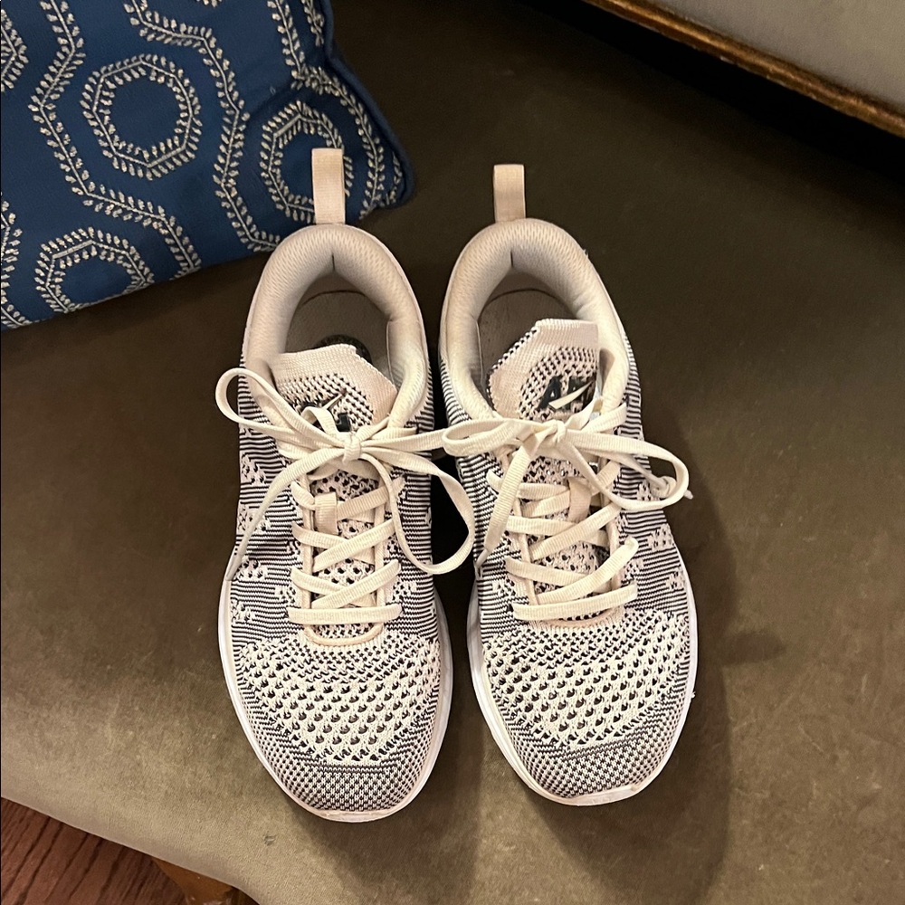 APL Women's White and Black Knit Athletic Sneakers